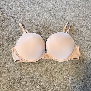 Victoria's Secret Nude Light Beige T-Shirt Bra with Underwire